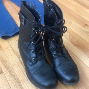 Kenneth Cole Moto black Boots Lace up 9